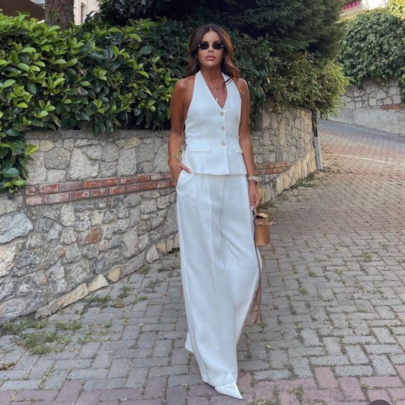 Zara OPEN BACK HALTER VEST - Picture 14 of 16